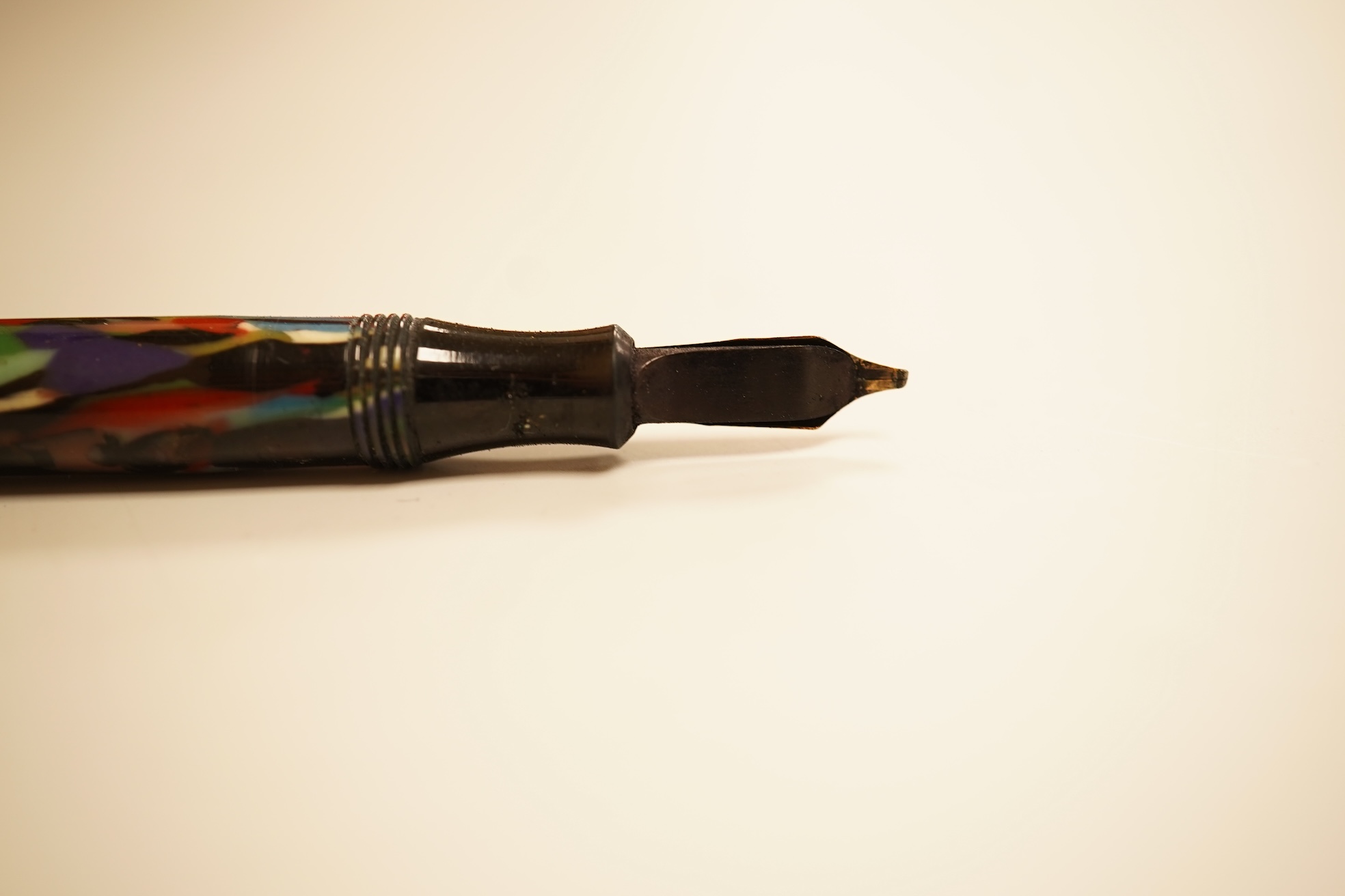 A Conway Stewart Dinkie No. 526 fountain pen, 9cm long